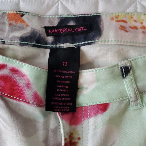 Material Girl floral pants - Picture 3 of 4